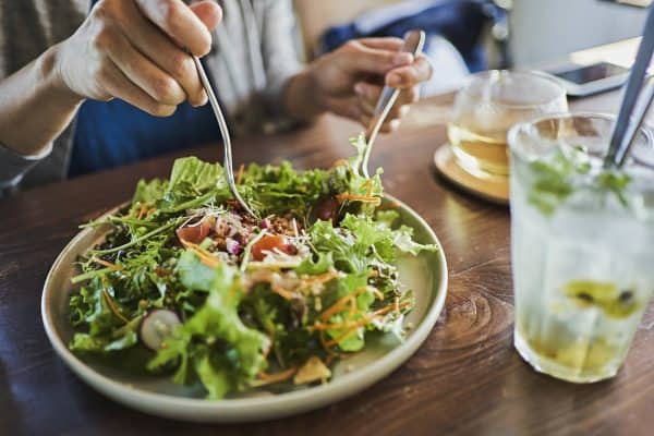 Ordem dos alimentos na refeição pode ajudar a controlar a glicose em diabéticos