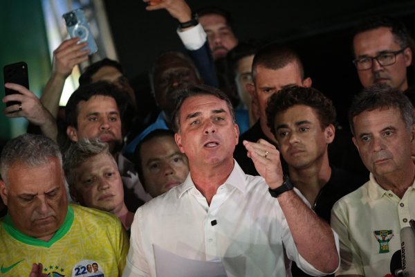 Migração da Argentina afirma que Flávio só entrou no país às 22h50 de terça
