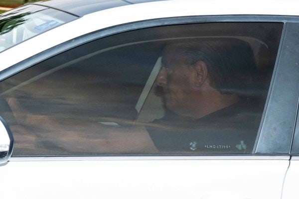 Advogado de Bolsonaro terá de pagar R$ 54 mil a condomínio no DF