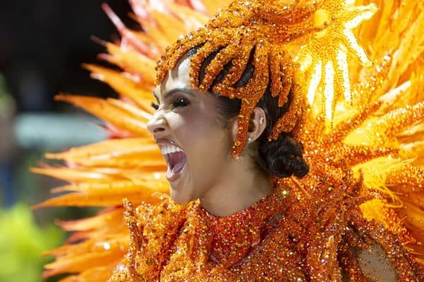 Mileide Mihaile reassume posto de rainha de bateria da Unidos da Tijuca