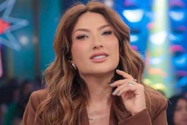 Thayse Teixeira deixa o Fofocalizando após ser demitida