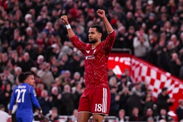 Liverpool supera Chelsea nos pênaltis e avança às quartas da Copa da Liga