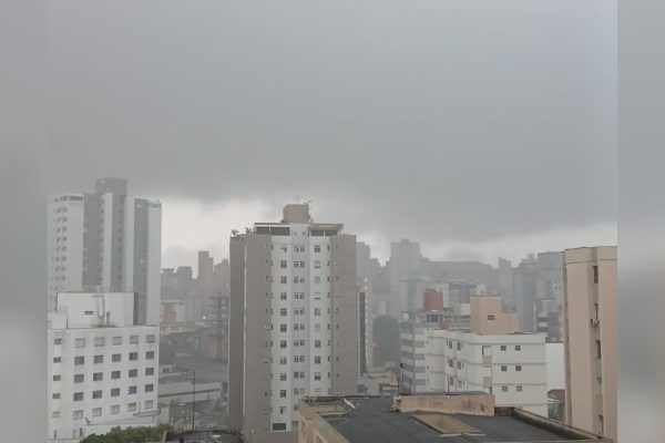 Chuva retorna a Minas após temporal que deixou estragos; confira a previsão