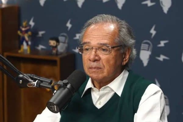 PF apura Paulo Guedes por suspeita de crime contra o sistema financeiro