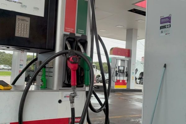 Após Carbono Oculto, 14 de 25 postos continuam abertos de forma irregular