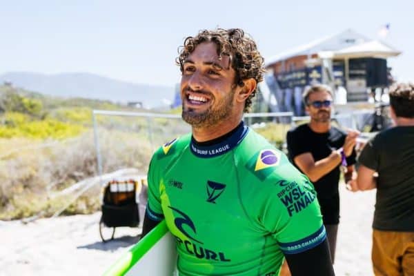João Chianca conta como conheceu Paolla Oliveira: “Na praia, água de coco”