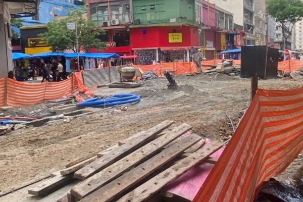 Obras no calçadão de SP reduzem faturamento de comerciantes em até 70%