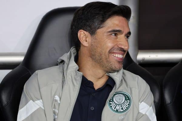 Abel completa 6 anos no Palmeiras em meio a mudanças de técnicos nos rivais