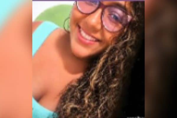 Homem é preso suspeito de asfixiar namorada com “mata-leão” após discussão