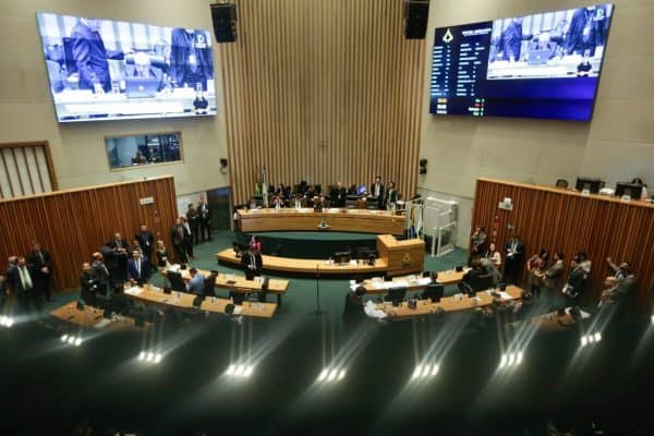 Projeto de lei prevê proteção de dados contra golpe do falso advogado no DF