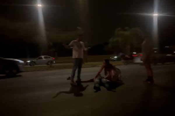 Pedestre é atropelado diante do zoo e motorista deixa o local sem prestar socorro