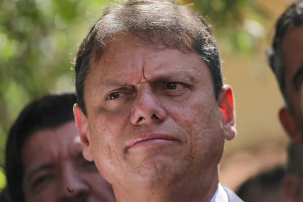 Aliados de Tarcísio se mobilizam contra ataques de bolsonaristas