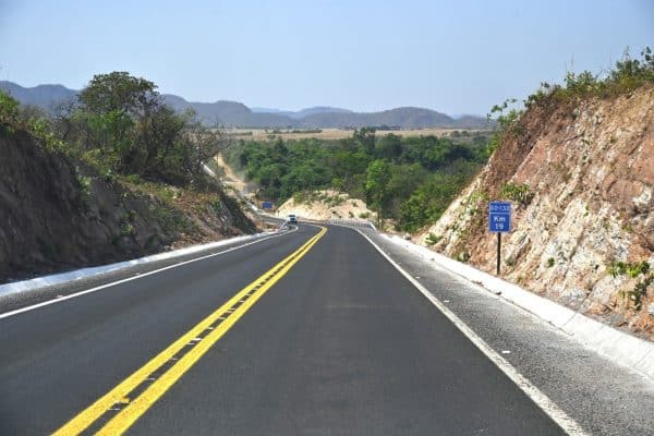 Goiás avança na modernização da malha viária com 84 obras em andamento