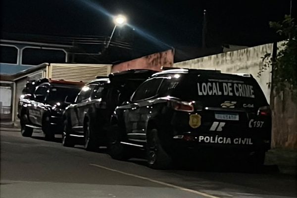 Jovem de 18 anos é achada morta com marca de tiro em Sobradinho