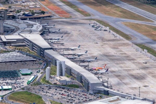 Nevoeiro provoca cancelamentos e desvios de voos no aeroporto de Confins