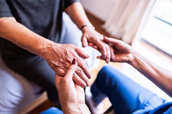 Japão começa transplante de células-tronco para tratar Parkinson