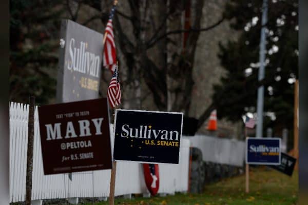 Caso de candidatos com nomes iguais no Alasca leva Trump a mobilizar o FBI nas midterms
