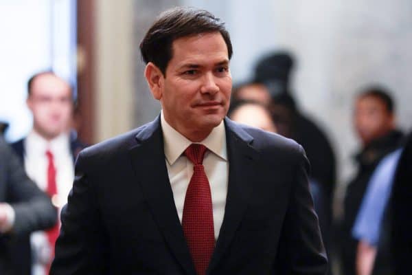 Marco Rubio nega que os EUA tenham ajudado Flávio a deixar o Brasil; veja vídeo