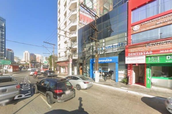 Mulher fica em estado grave após ser atingida por cabo de alta tensão