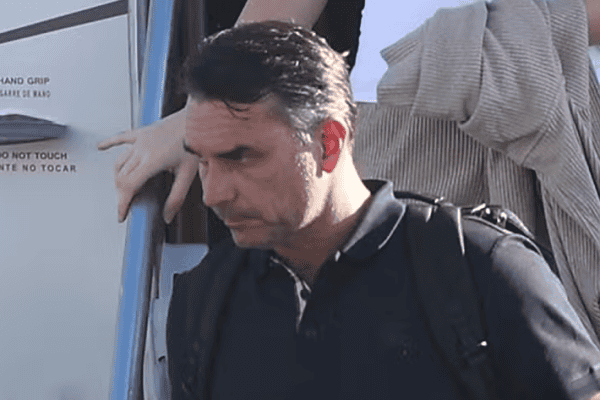 Divulgado quem realmente fretou o avião que levou Flávio Bolsonaro para os EUA